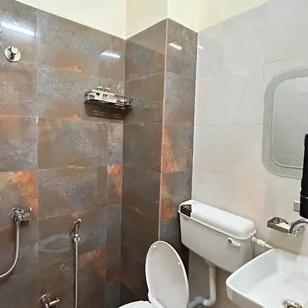 Himaksh Homestay Varanasi Exterior photo