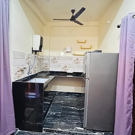 Himaksh Homestay Varanasi Exterior photo