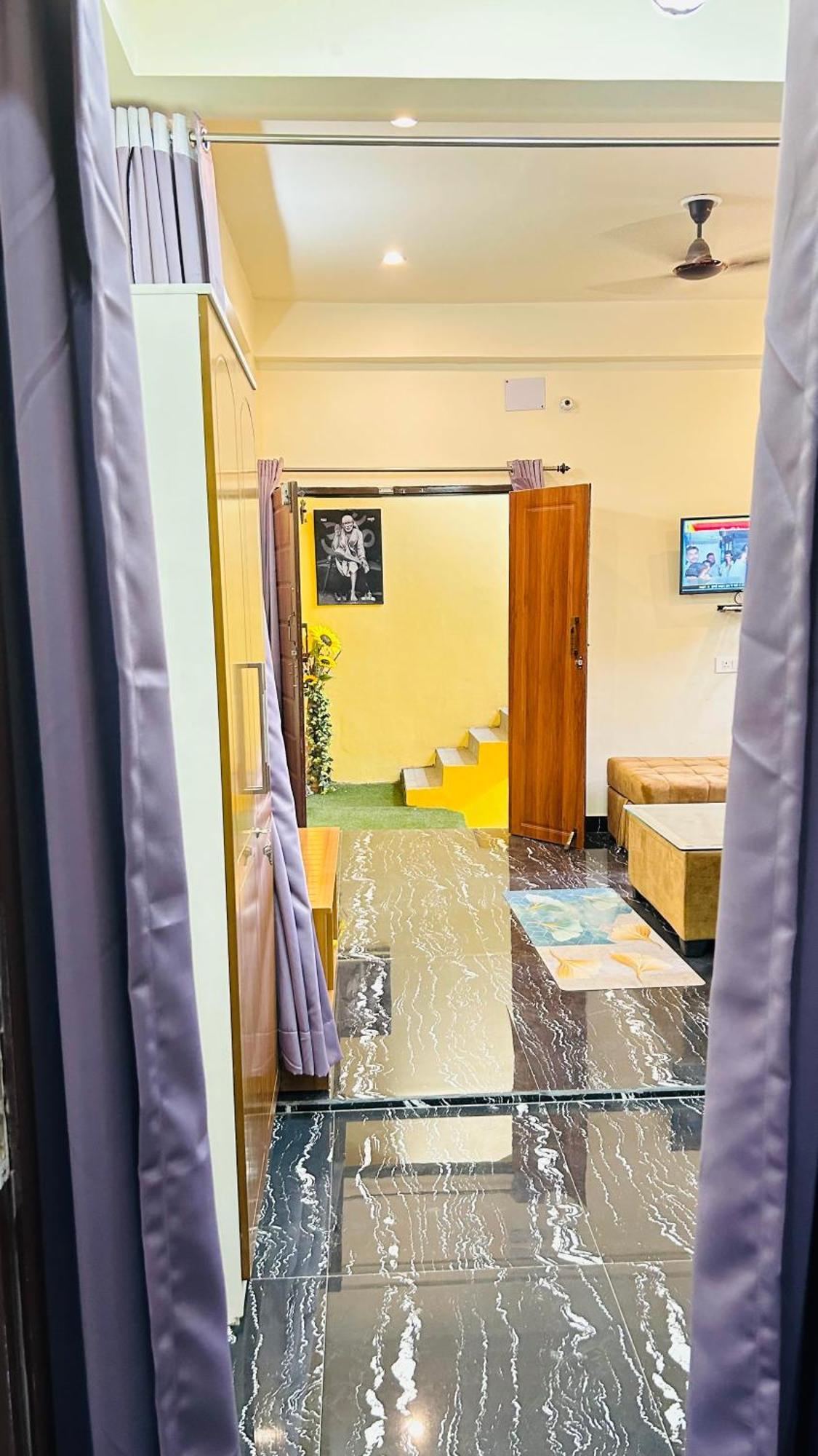 Himaksh Apartment Varanasi