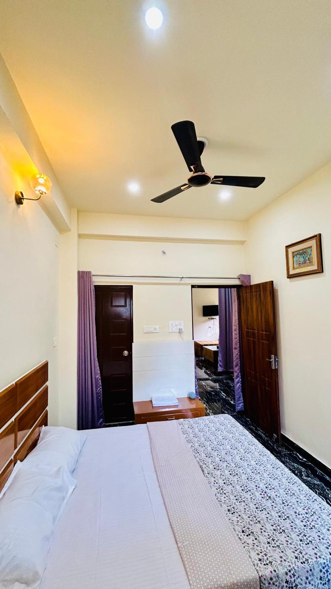 Himaksh Apartment